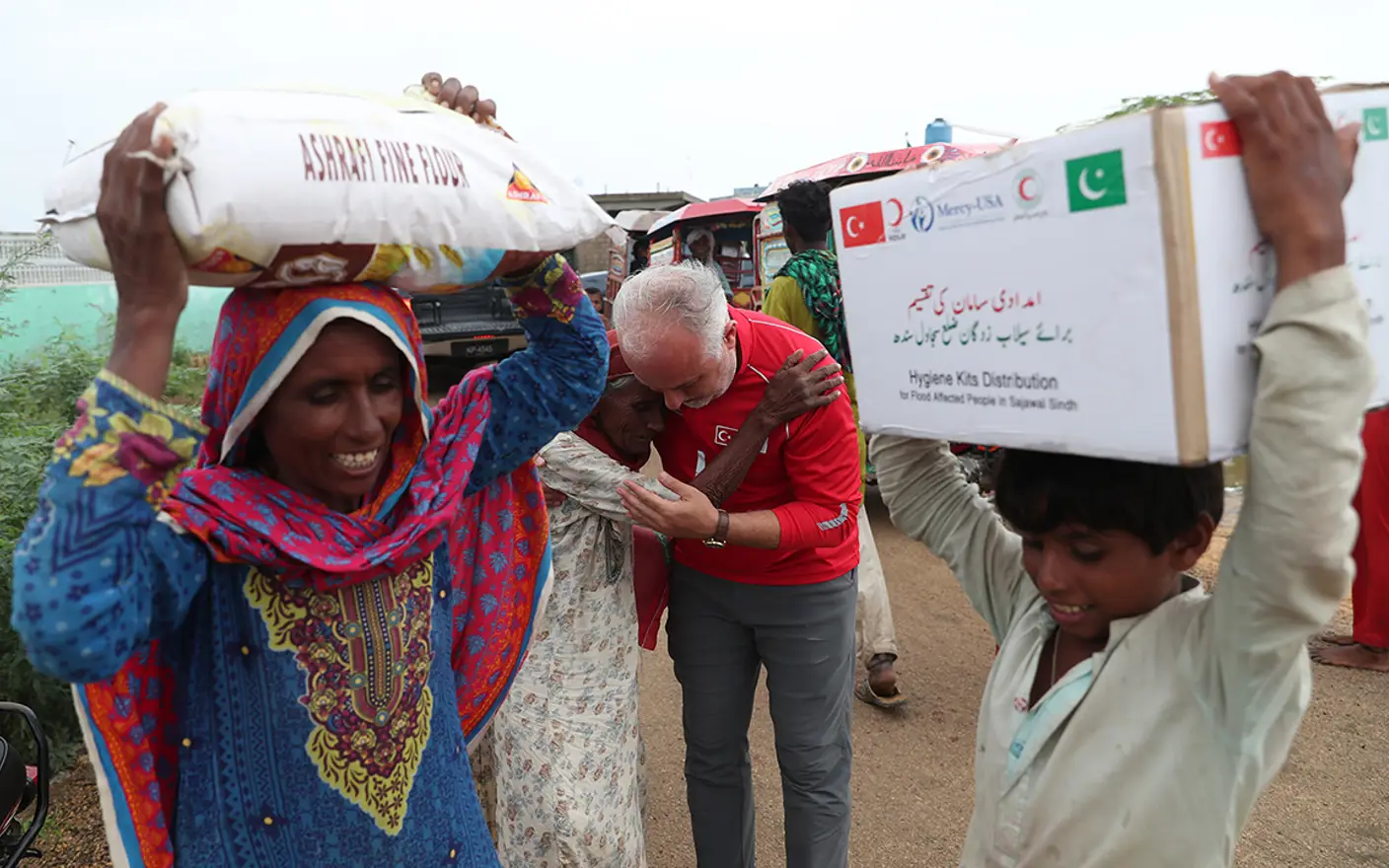 People receiving food